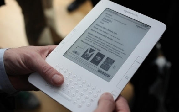 Amazon comenzará con el alquiler de libros de texto electrónicos