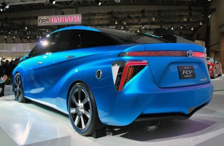 Toyota Fuel Cell Sedan 3